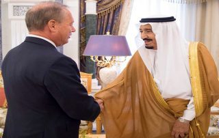 فرنسا تختار سفيرها السابق بالسعودية مبعوثا لها لحل الأزمة الخليجية