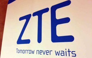 شركة "ZTE" تطلق أول هاتف ذكي بشاشتين "قابل للطي"