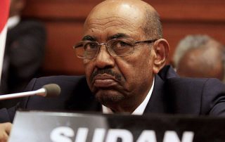 بعد رفع العقوبات عن السودان.. هل يدفع جيشها الثمن للإمارات في حرب اليمن