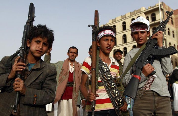 خوفا من الملاحقات الحقوقية.. الحوثي يطالب أتباعه بالامتناع عن تصوير قتلى الأطفال المجندين