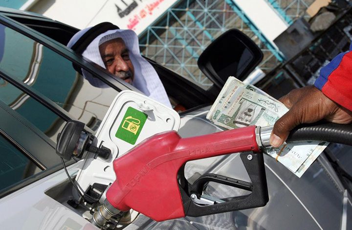 السعودية تعلن تطبيق ضريبة القيمة المضافة على البنزين بنسبة 5%