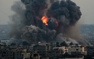 منذ قرار "ترامب".. "إسرائيل" تواصل قصف غزة لليوم الثاني عشر