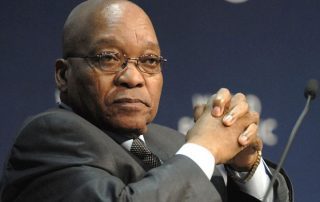 الحزب الحاكم في "جنوب إفريقيا" يقرر اليوم مصير رئيس البلاد