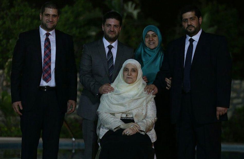 أسرة-الرئيس-مرسي-تنعي-السلطان-قابوس-لقد-أحسن-عزاءنا
