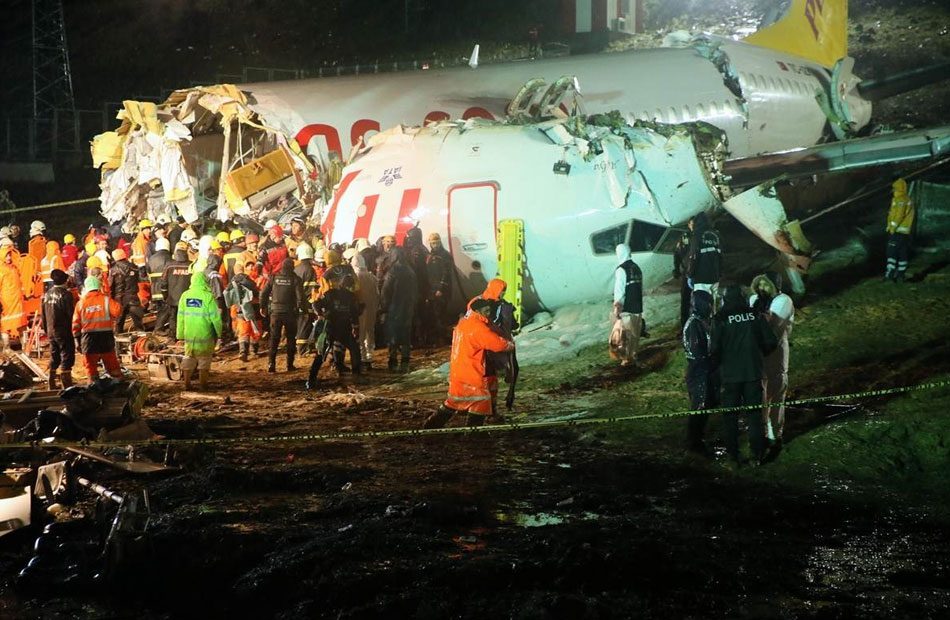 تركيا--إصابة-52-شخصًا-في-تحطم-طائرة-بمطار-صبيحة-في-اسطنبول.jpg