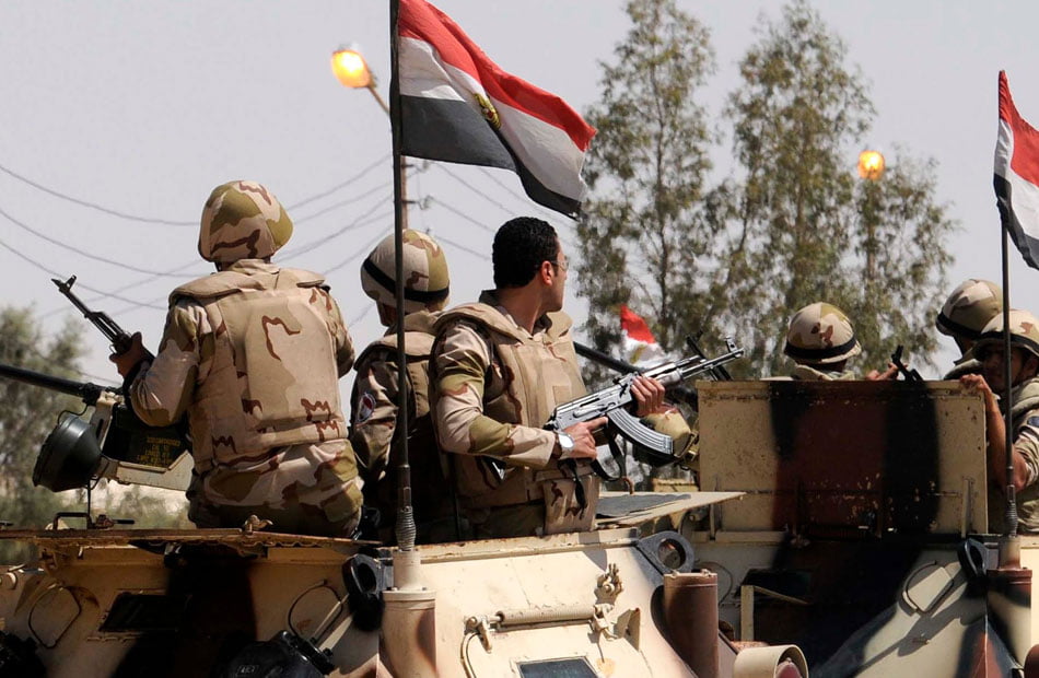 الجيش المصري يقصف عدة قرى بسيناء