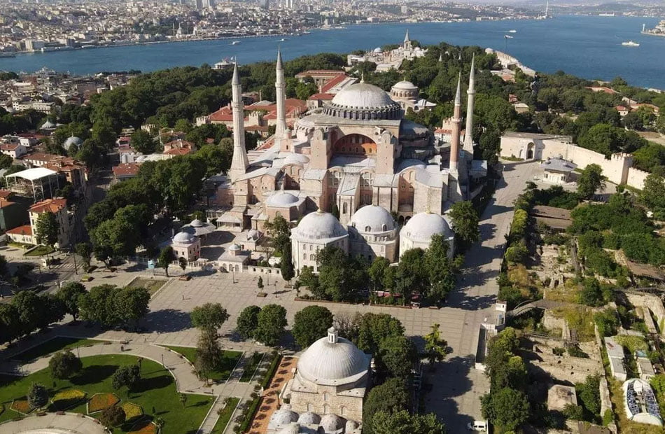 خطوة انتظرها الأتراك طويلاً .. أنباء على إعادة "آيا صوفيا" كمسجد من جديد