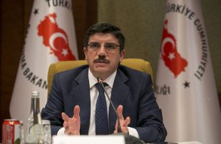 مستشار أردوغان يعري الإمارات ويتهمها بممارسة الدسائس والألاعيب