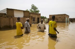 السودان يغرق.. الأزمة مستمرة وحصيلة الفيضانات تتجاوز 100 قتيل وانهيار 70 ألف منزل