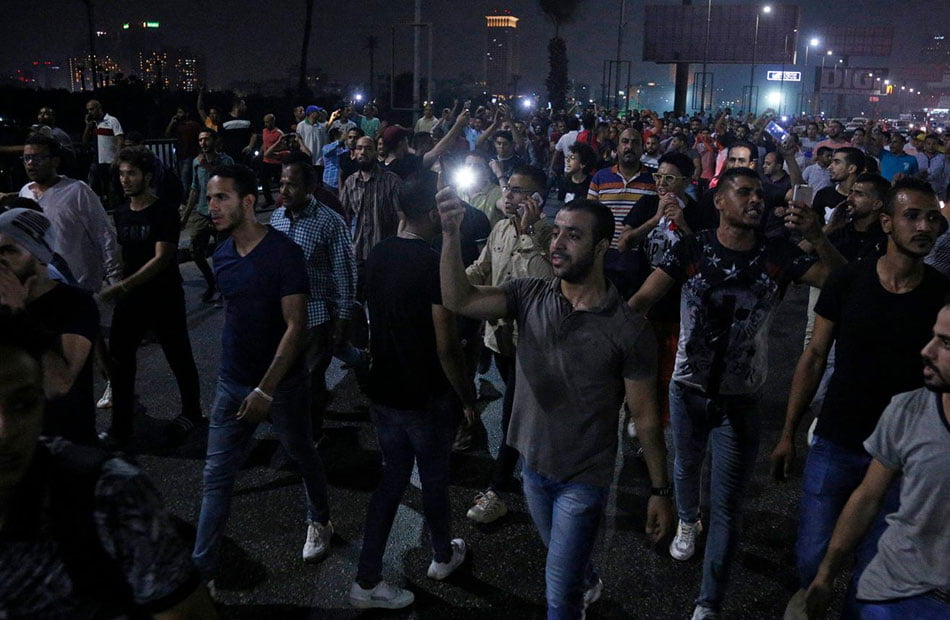 استمرار التظاهرات المطالبة برحيل السيسي في مصر .. هل تنجح؟