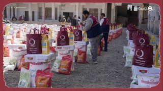 مساعدات غذائية للأسر المتضررة من السيول في اليمن