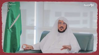 بوق النظام السعودي عبداللطيف آل الشيخ: زمن المتاجرين بالدين انتهى!