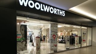 سلسلة متاجر Woolworths في جنوب أفريقيا تعلن مقاطعتها استيراد المنتجات الإسرائيلية