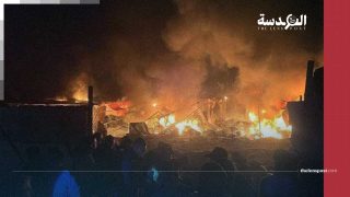 الاحتلال الإسرائيلي يحرق مخيمات النازحين ويهدم منازل المدنيين في خانيونس