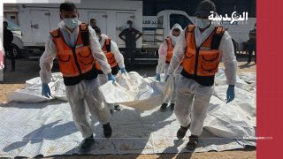 مدافن الغرف المغلقة: فظائع حصار "الشفاء" تجبر الغزيين على حفظ جثامين شهدائهم في الثلاجات وتحت المراوح