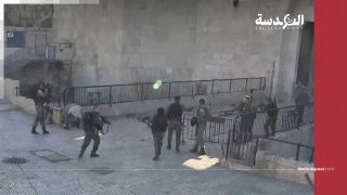 الاحتلال يقتل فلسطينياً قرب باب العامود في القدس بزعم محاولته تنفيذ عملية طعن